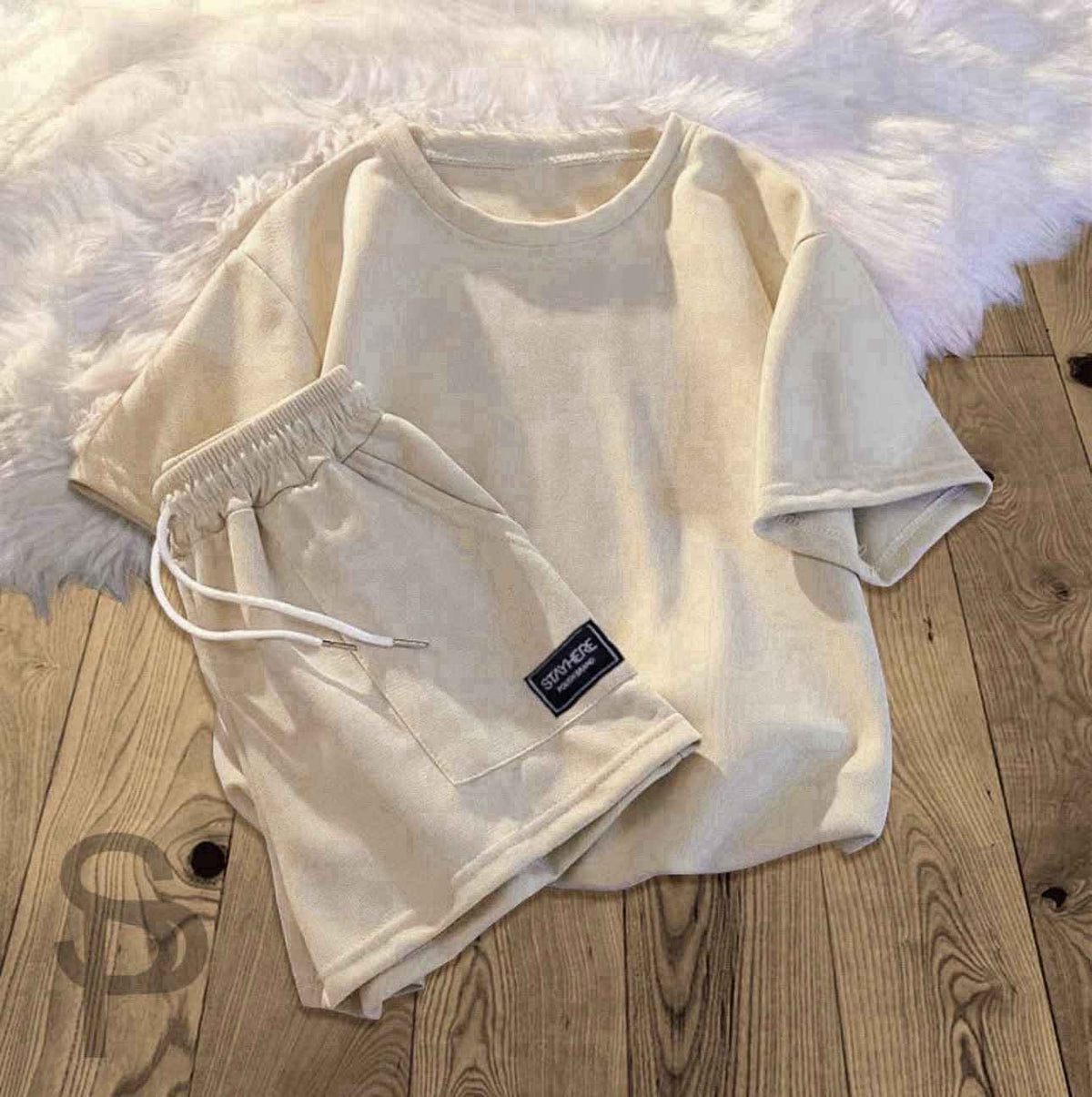 ležerni komplet majica i šorts