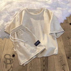 ležerni komplet majica i šorts