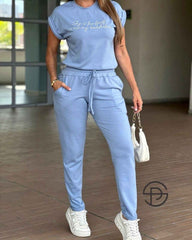 Ženski dvodelni komplet – Udobna i moderna svakodnevna kombinacija